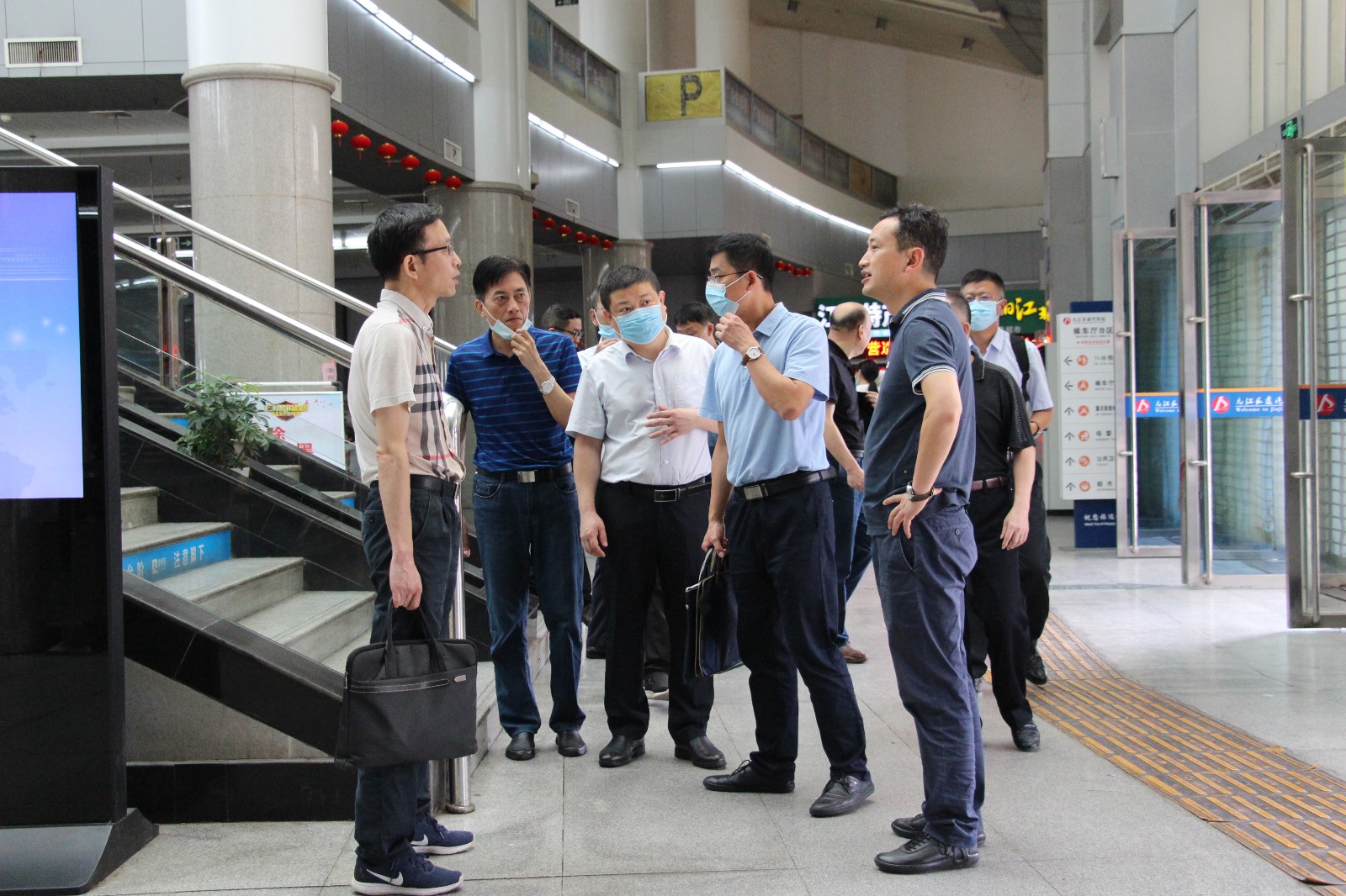 陳佳元一行到九江長途汽車站督查安全生產工作