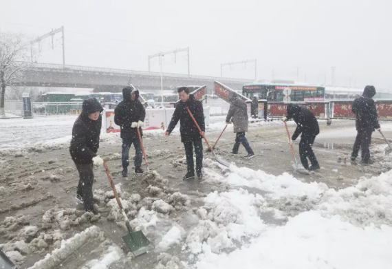 馬鞍山長客 積極應(yīng)對暴雪天氣