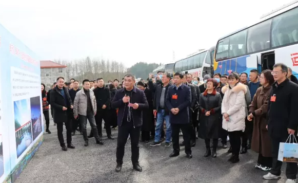 景德鎮(zhèn)長運 旅游發(fā)展公司圓滿完成浮梁縣“兩會”代表、委員視察運輸服務任務