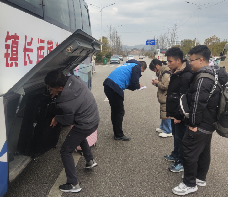 景德鎮長運：圓滿完成“校園直通車”首發運輸工作