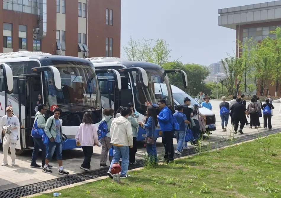 九江長運：旅游分公司圓滿完成全球青少年模擬世界遺產大會運輸保障工作